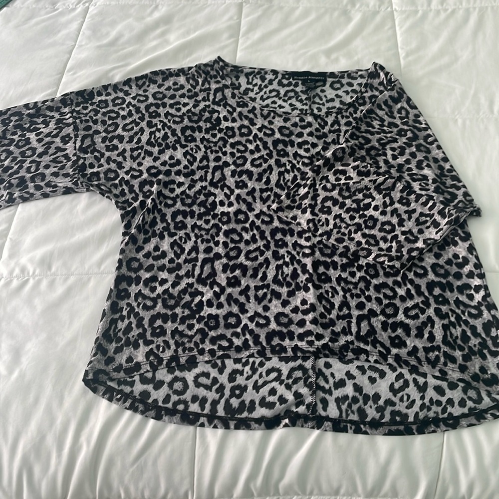 Woman’s top - Isabella Rodriguez